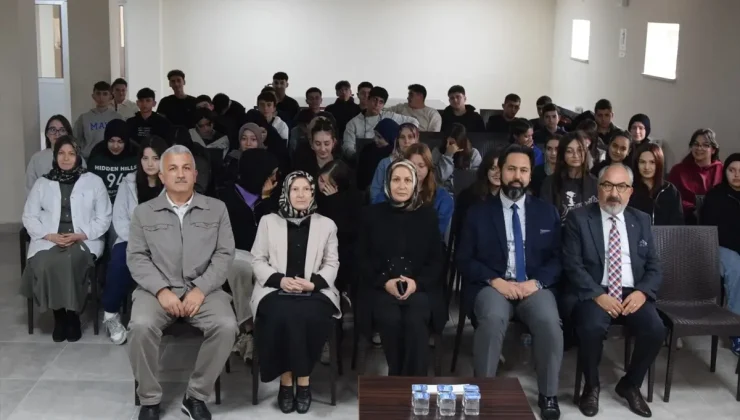 Espiye Şehit Murat Şahin Anadolu Proje İmam Hatip Lisesinde program düzenlendi