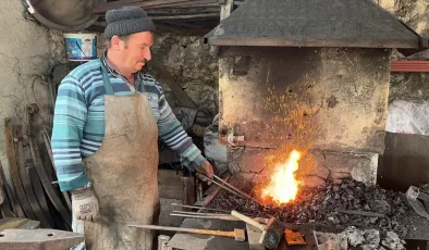 80 Yıldır Süren Zanaat: Fazlı Küçük’ün Demirci Atölyesi